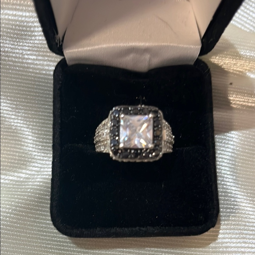 Elegant Sterling Silver Women's Ring